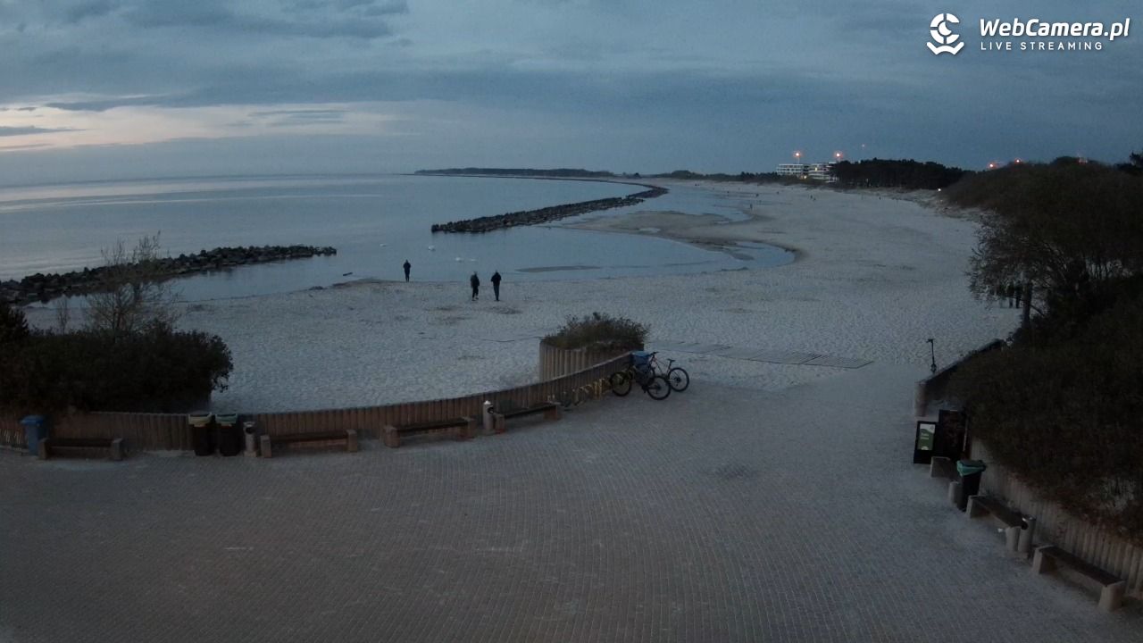 DARŁOWO - widok na plażę wschodnią - 03 maj 2026, 21:12