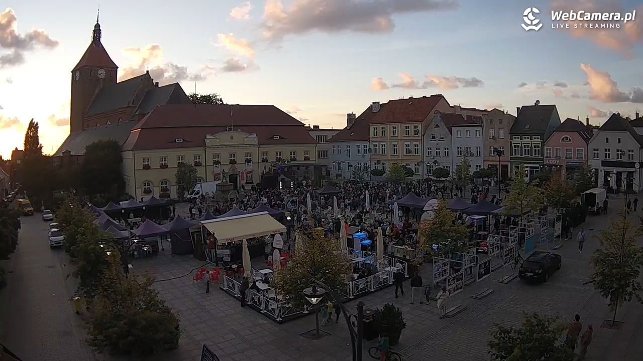 DARŁOWO - widok na Rynek - 24 sierpień 2025, 19:44
