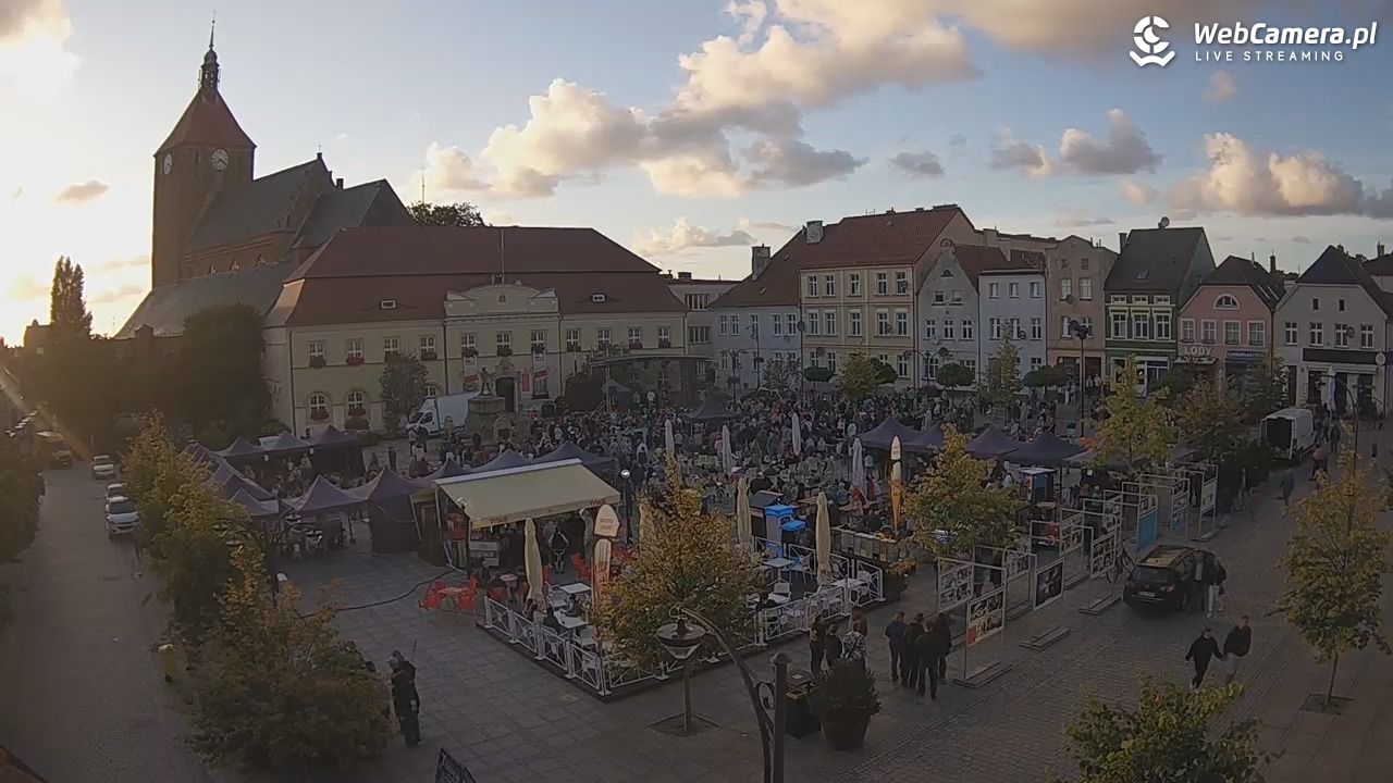 DARŁOWO - widok na Rynek - 24 sierpień 2025, 19:22