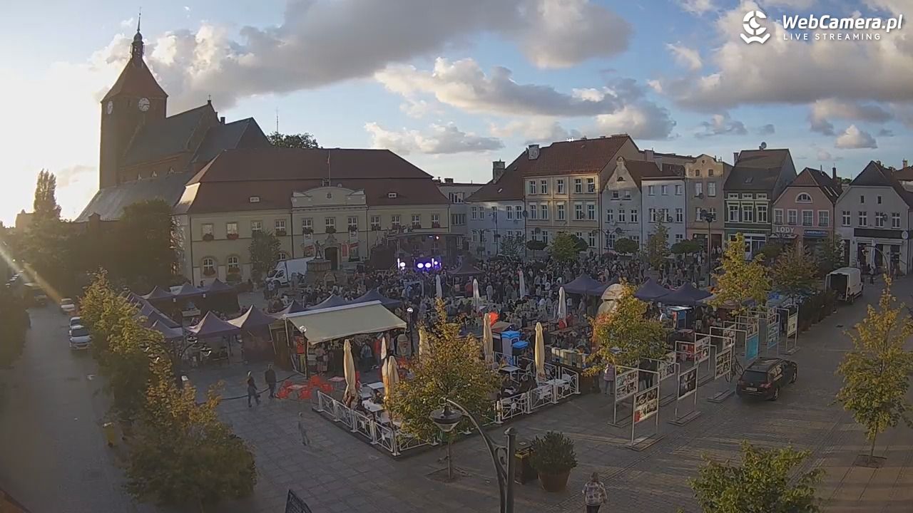 DARŁOWO - widok na Rynek - 24 sierpień 2025, 19:15