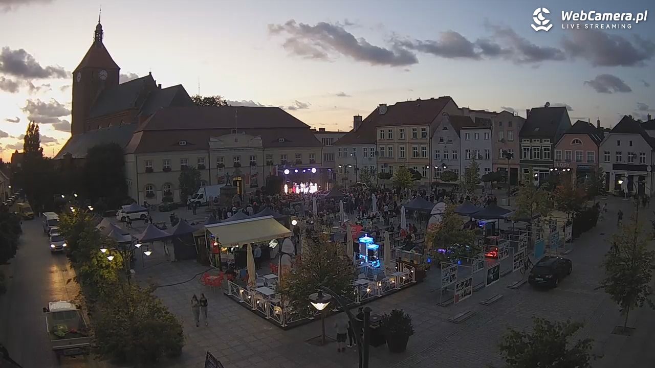 DARŁOWO - widok na Rynek - 24 sierpień 2025, 20:22