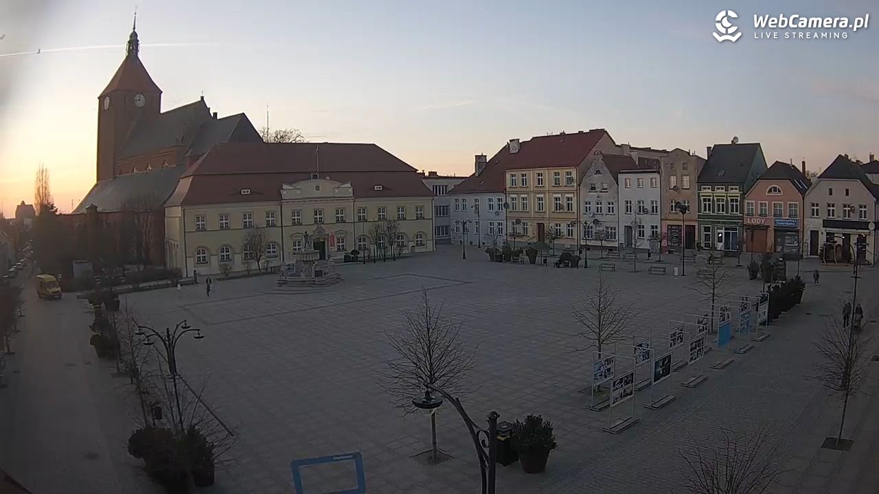 DARŁOWO - widok na Rynek - 18 marzec 2026, 18:02