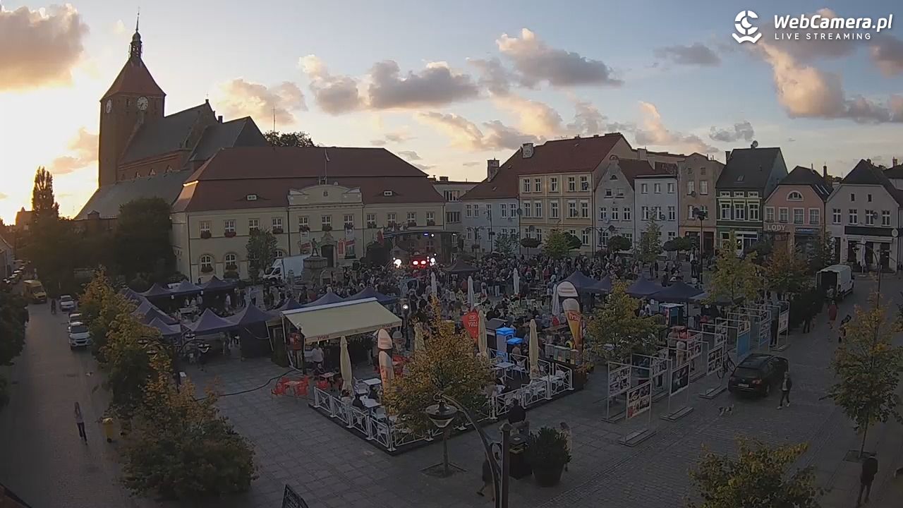 DARŁOWO - widok na Rynek - 24 sierpień 2025, 19:37