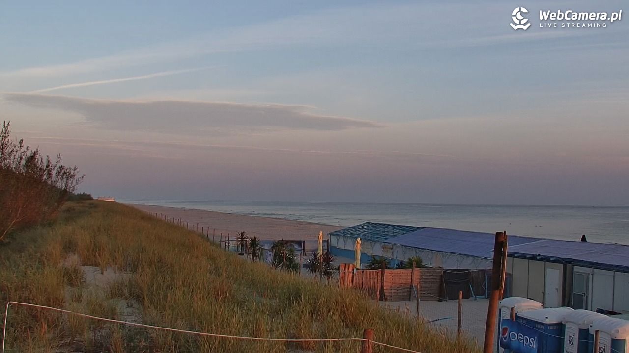 DĘBKI - widok na plażę - 02 wresień 2025, 06:19