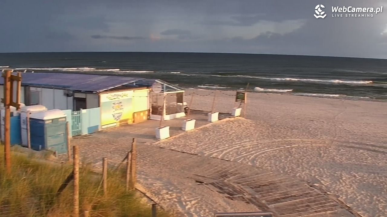 DĘBKI - widok na plażę - 03 wresień 2026, 06:20