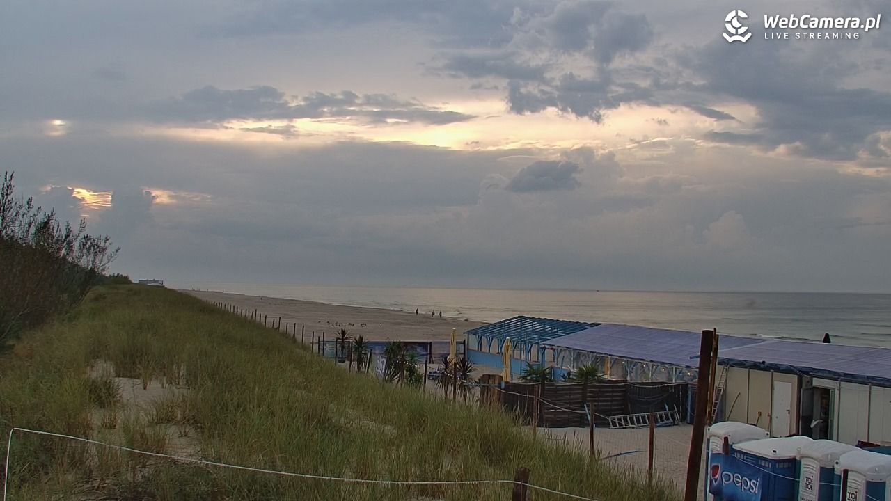 DĘBKI - widok na plażę - 02 wresień 2025, 18:27