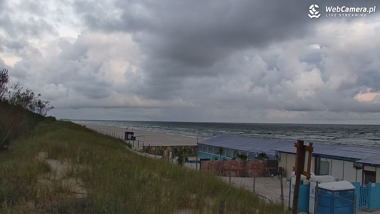DĘBKI - widok na plażę - 02 wresień 2026, 05:55