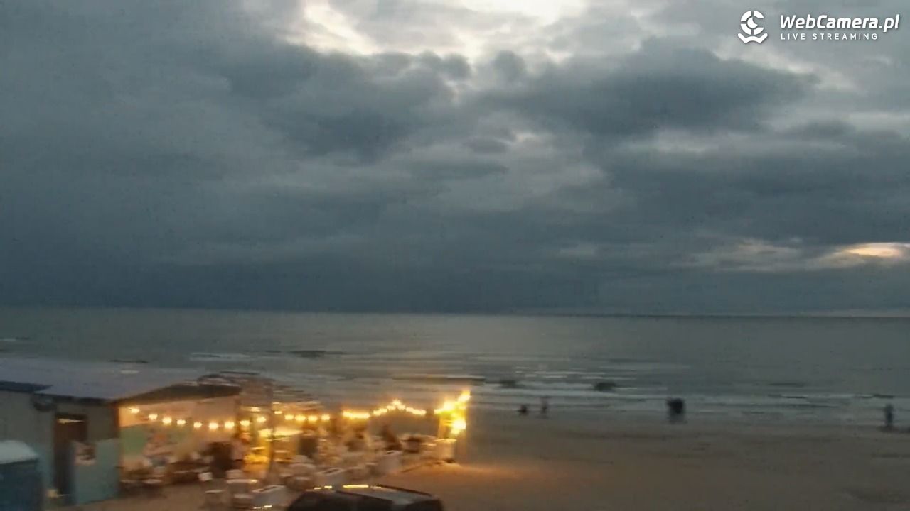 DĘBKI - widok na plażę - 22 lipiec 2026, 21:42