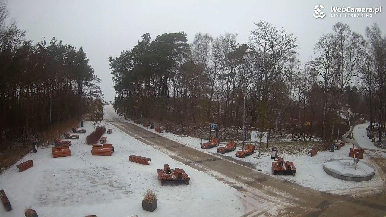 Dziwnówek - widok na deptak - 11 luty 2026, 13:32