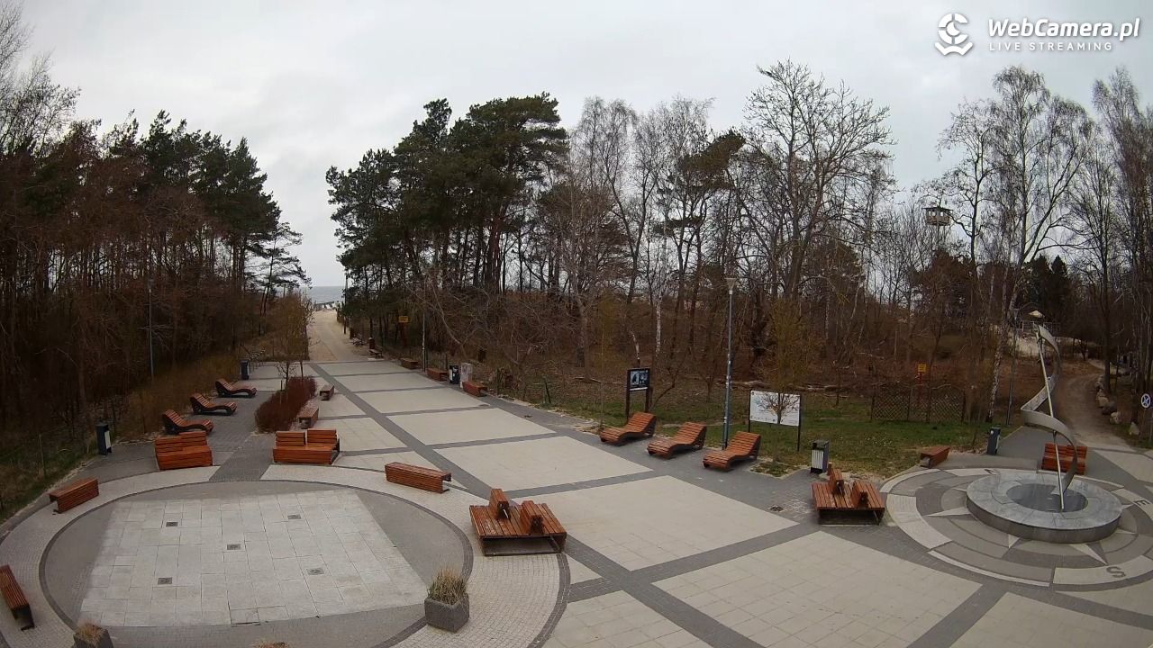 Dziwnówek - widok na deptak - 28 marzec 2026, 17:33