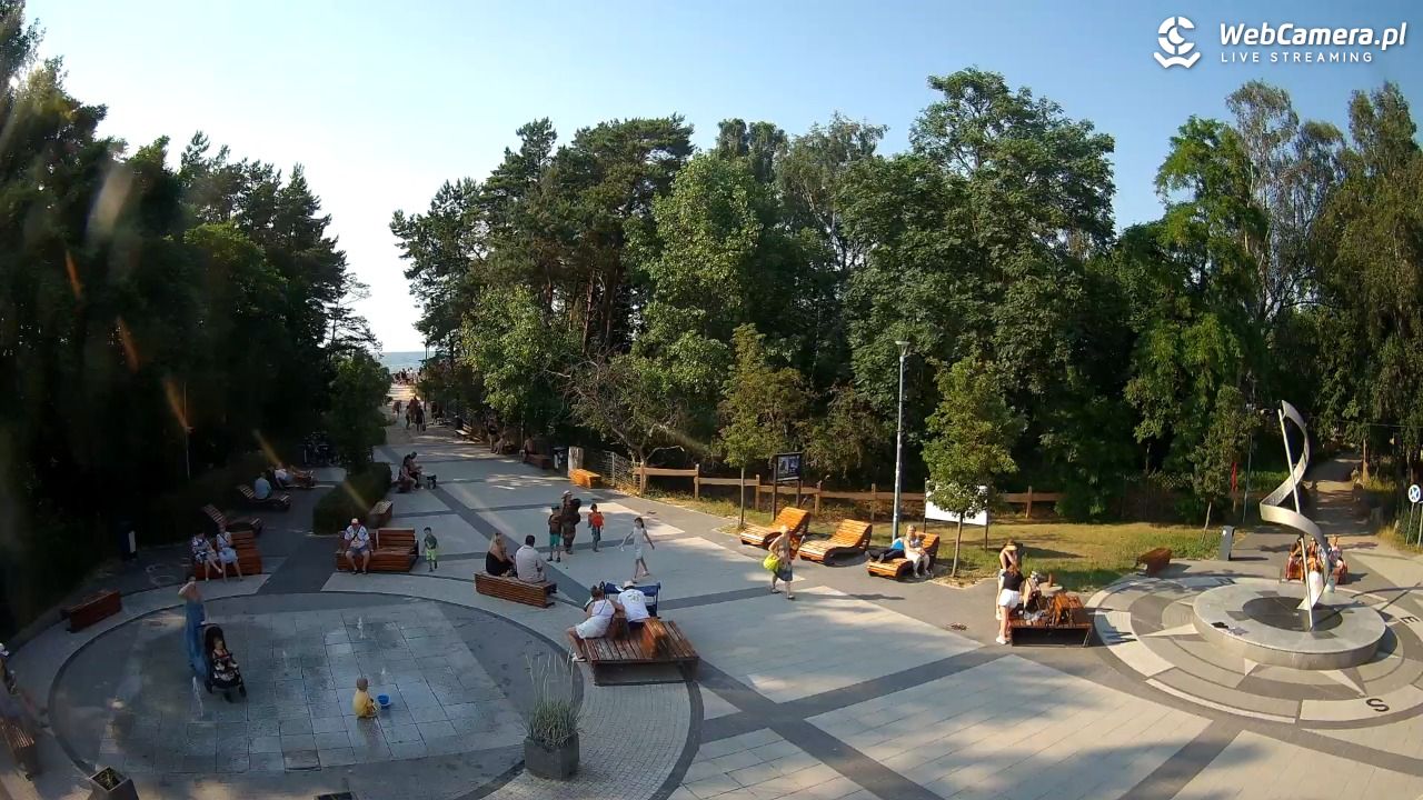 Dziwnówek - widok na deptak - 28 czerwiec 2026, 17:37