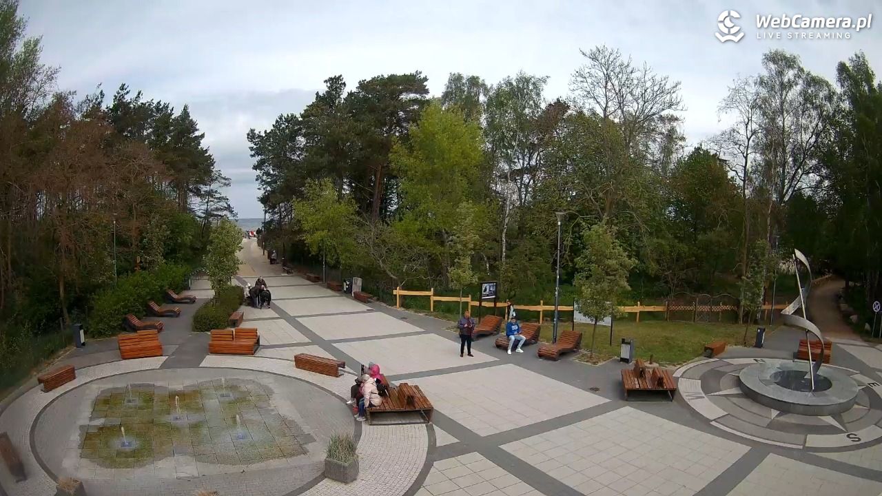 Dziwnówek - widok na deptak - 12 maj 2026, 11:26