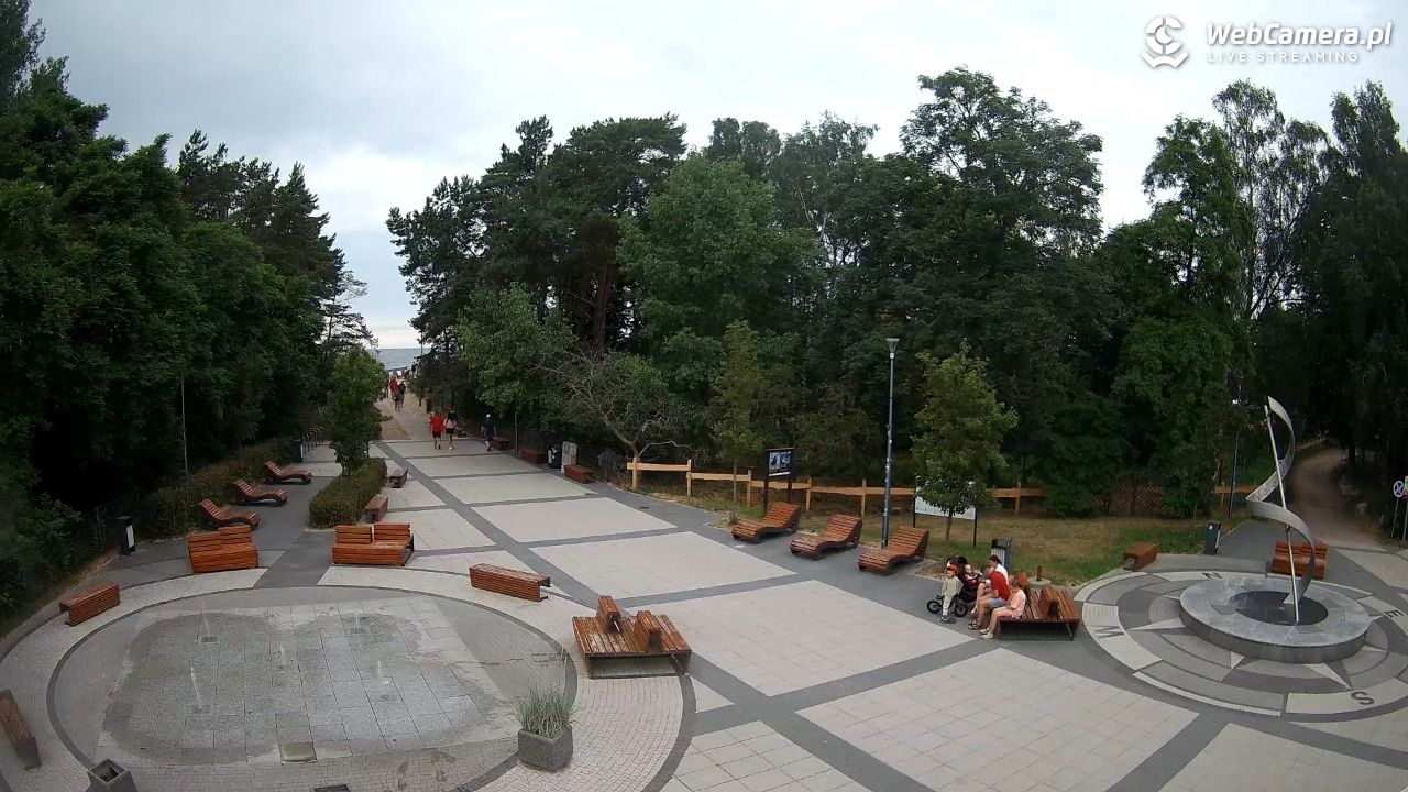 Dziwnówek - widok na deptak - 29 czerwiec 2026, 17:50