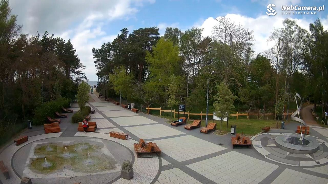 Dziwnówek - widok na deptak - 13 maj 2026, 15:40