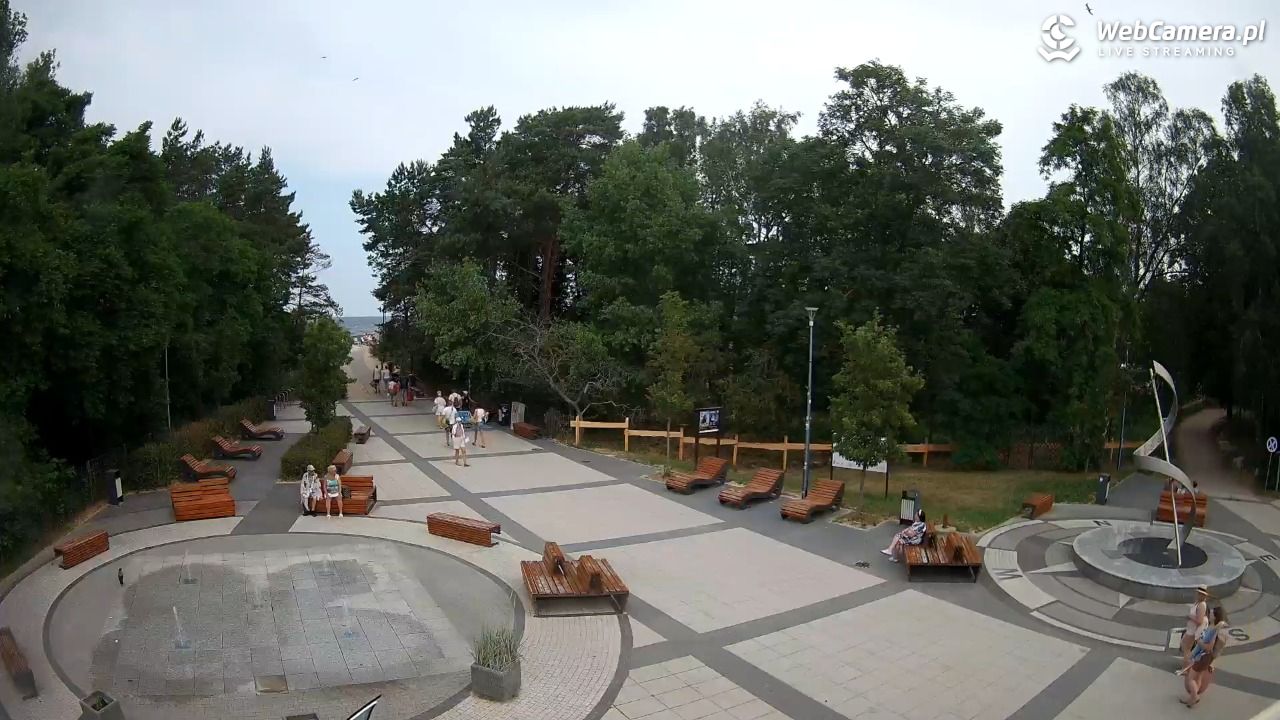 Dziwnówek - widok na deptak - 28 czerwiec 2026, 09:58
