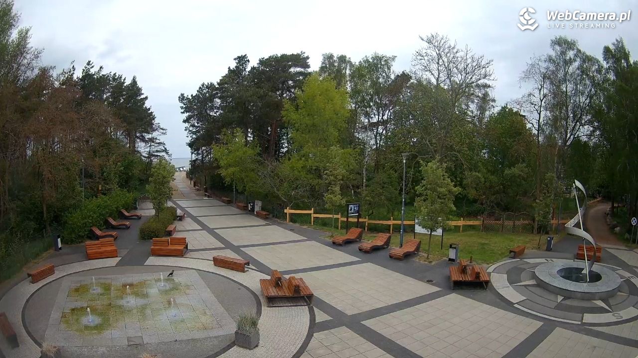Dziwnówek - widok na deptak - 13 maj 2026, 11:47