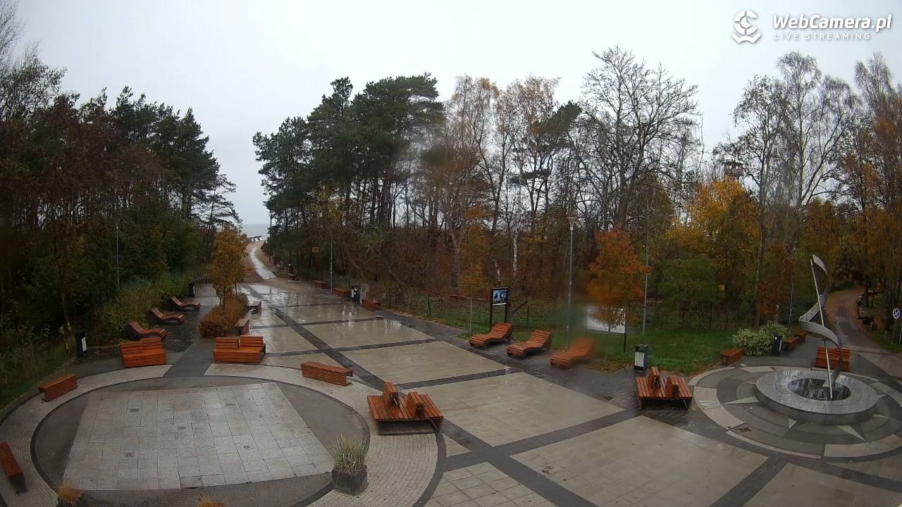 Dziwnówek - widok na deptak - 14 listopad 2025, 11:28