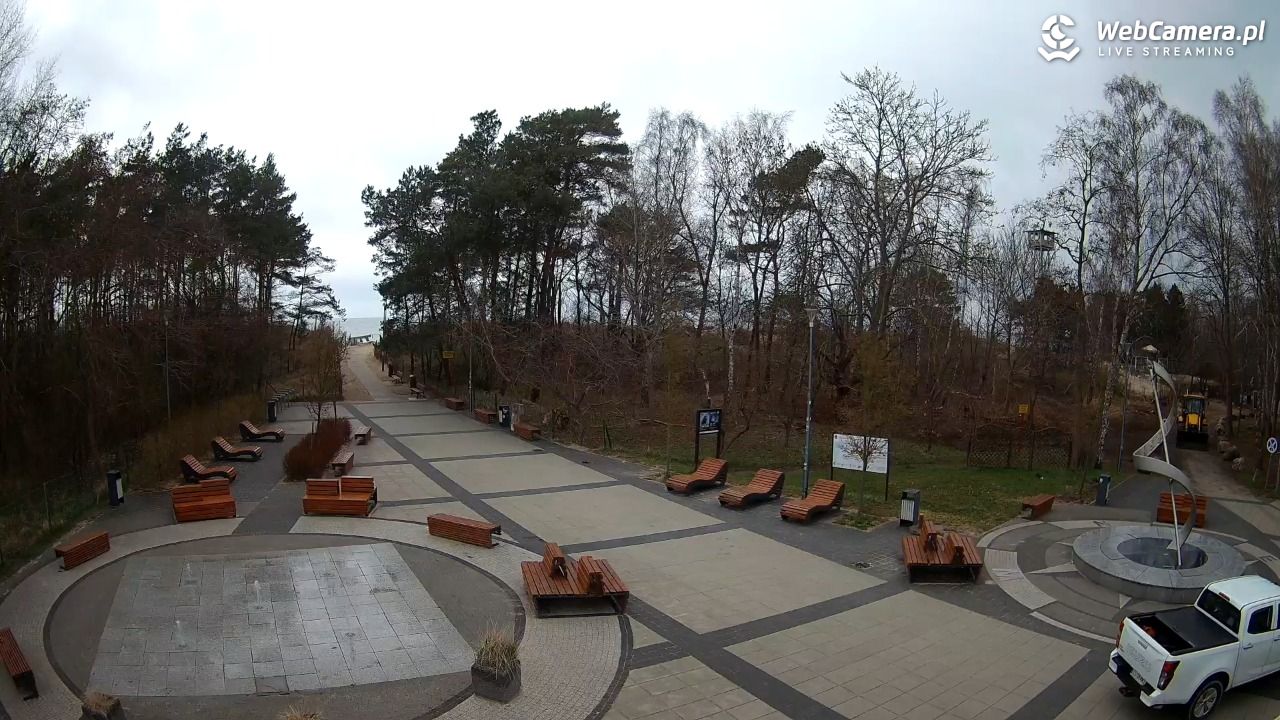 Dziwnówek - widok na deptak - 30 marzec 2026, 12:54