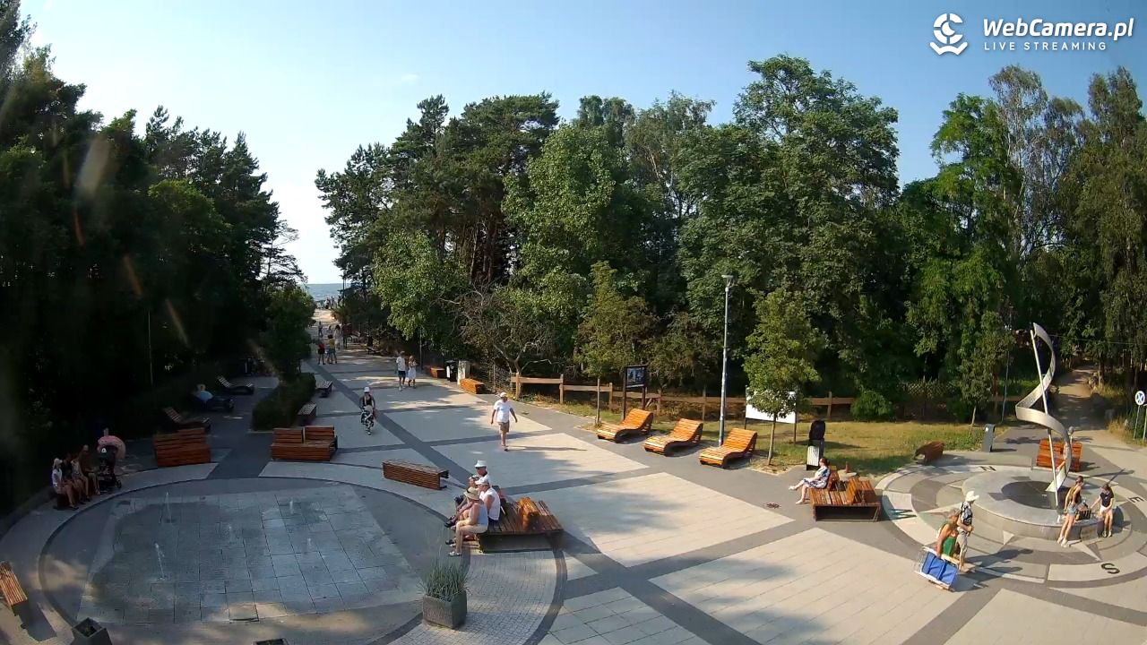Dziwnówek - widok na deptak - 28 czerwiec 2026, 17:13