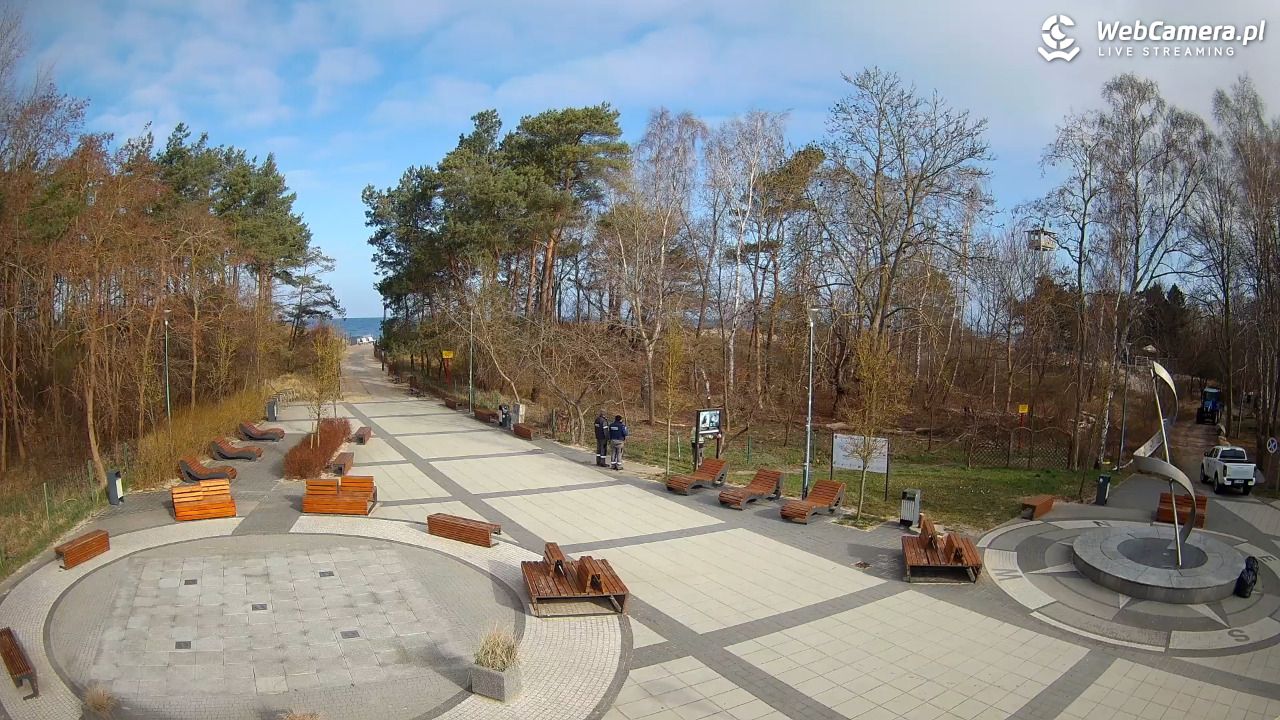 Dziwnówek - widok na deptak - 27 marzec 2026, 08:41