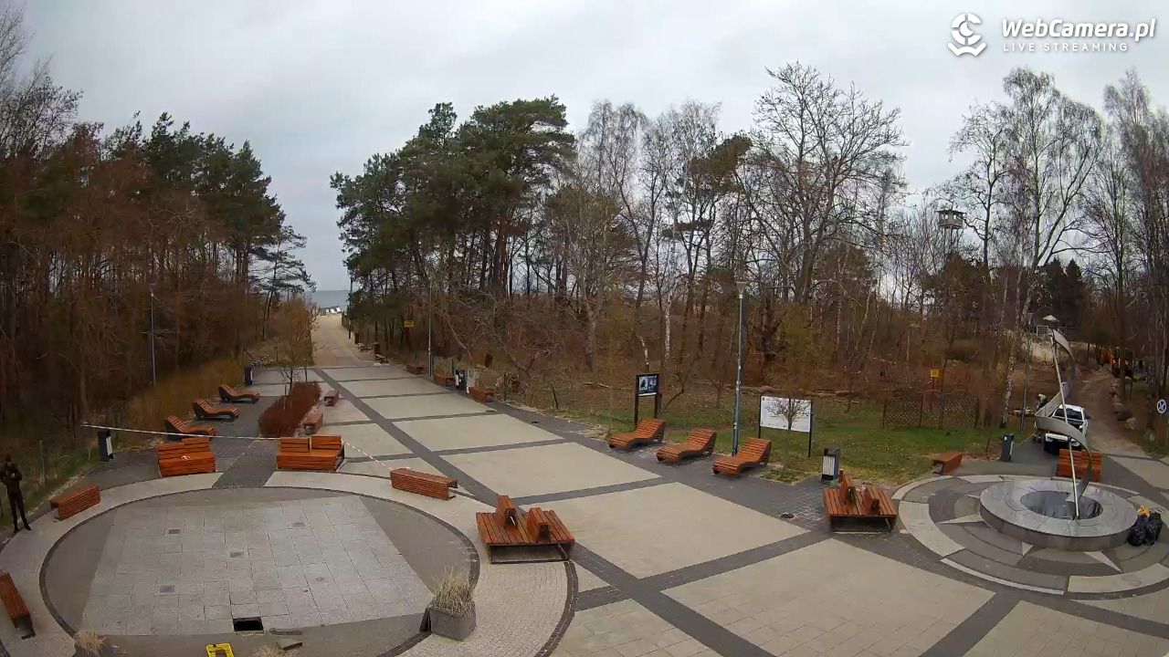 Dziwnówek - widok na deptak - 30 marzec 2026, 08:52