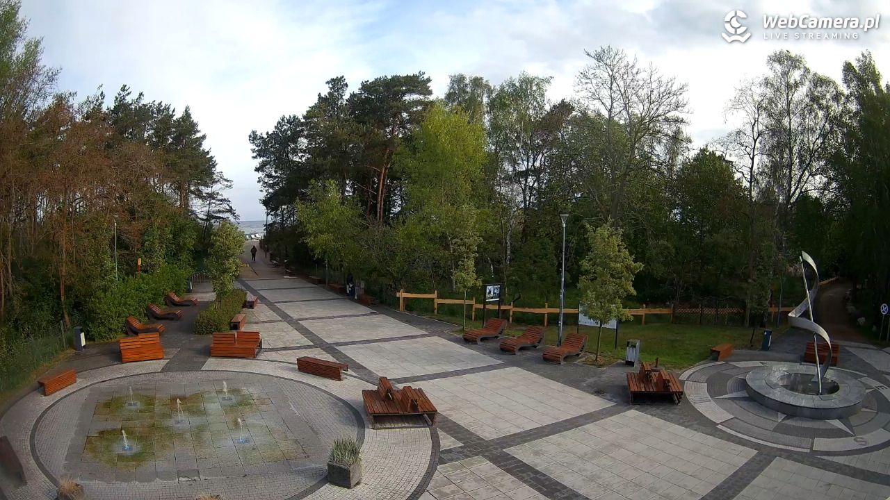 Dziwnówek - widok na deptak - 13 maj 2026, 08:13