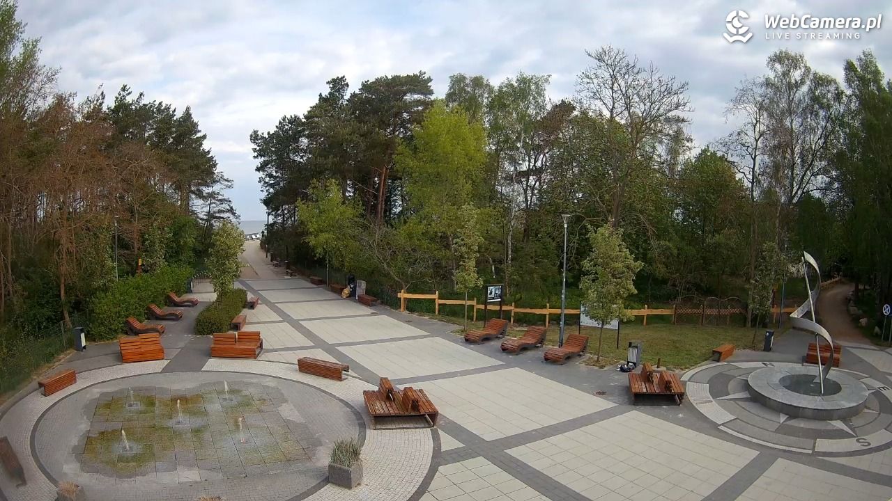 Dziwnówek - widok na deptak - 11 maj 2026, 08:38