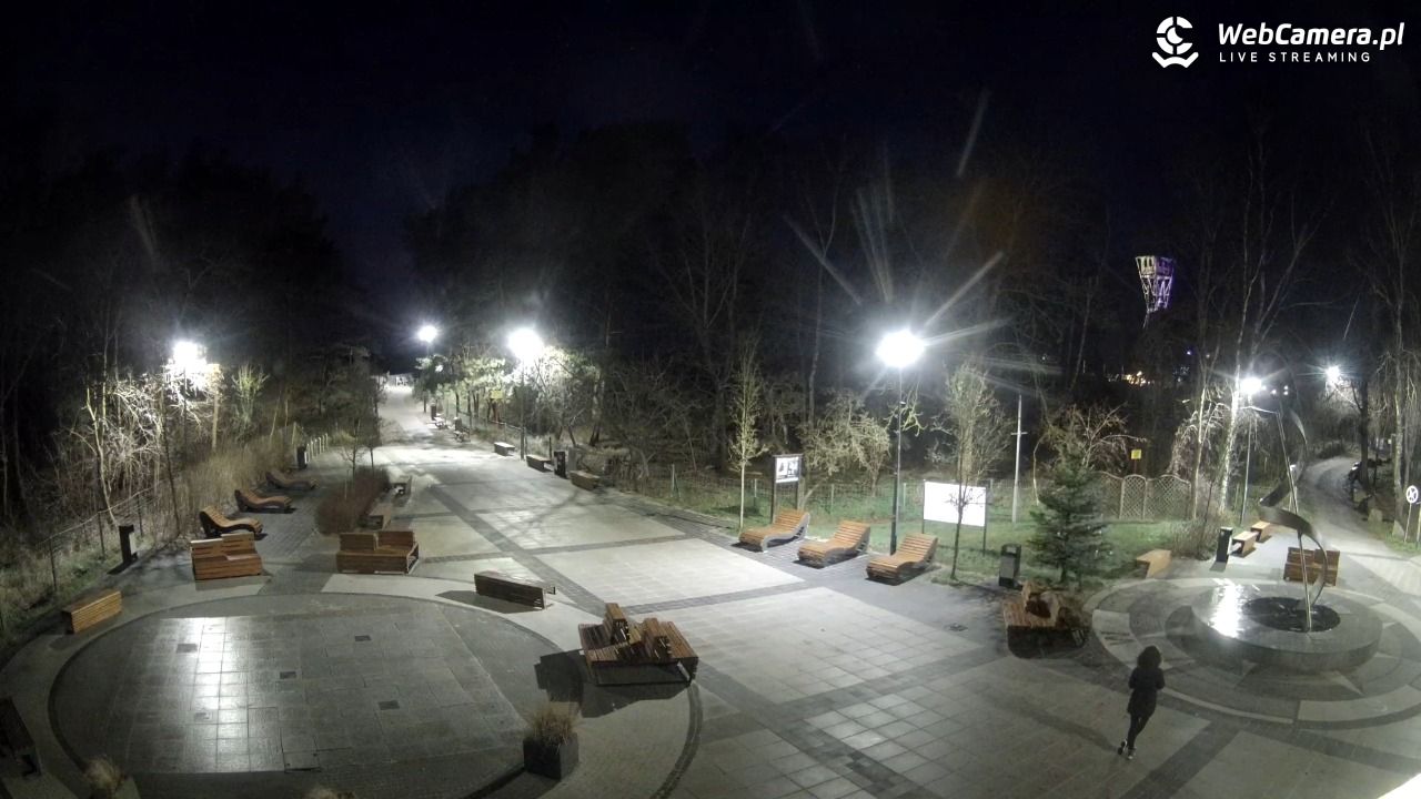 Dziwnówek - widok na deptak - 27 grudzień 2025, 17:01