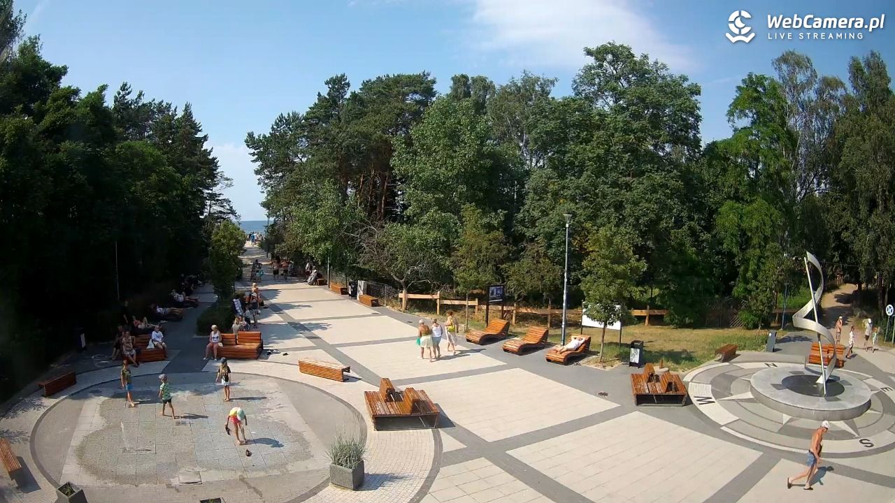Dziwnówek - widok na deptak - 28 czerwiec 2026, 15:45