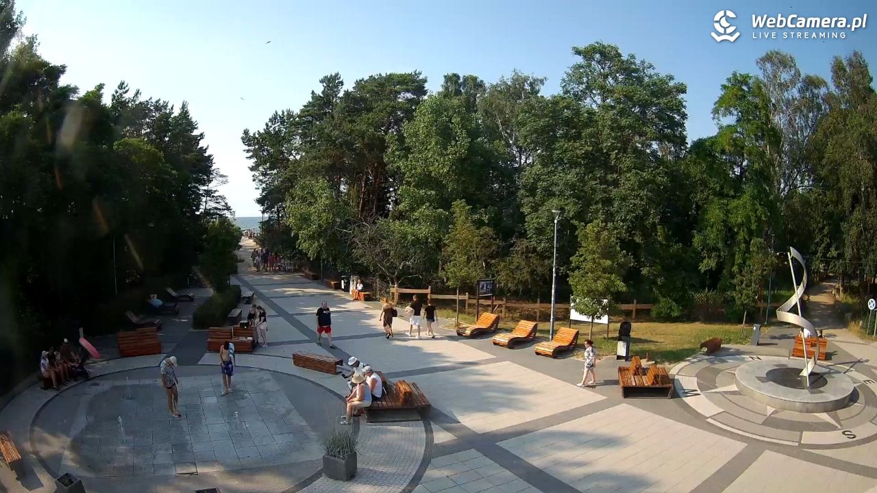 Dziwnówek - widok na deptak - 28 czerwiec 2026, 17:16