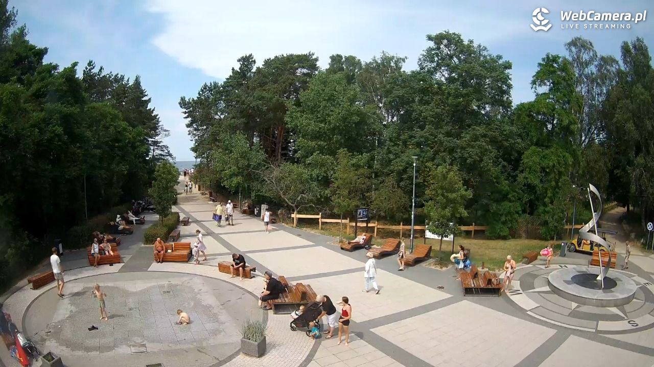 Dziwnówek - widok na deptak - 28 czerwiec 2026, 14:10