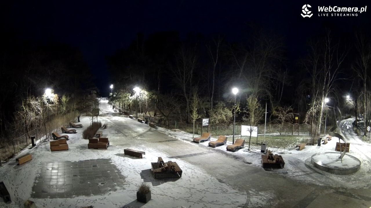 Dziwnówek - widok na deptak - 13 luty 2026, 17:54