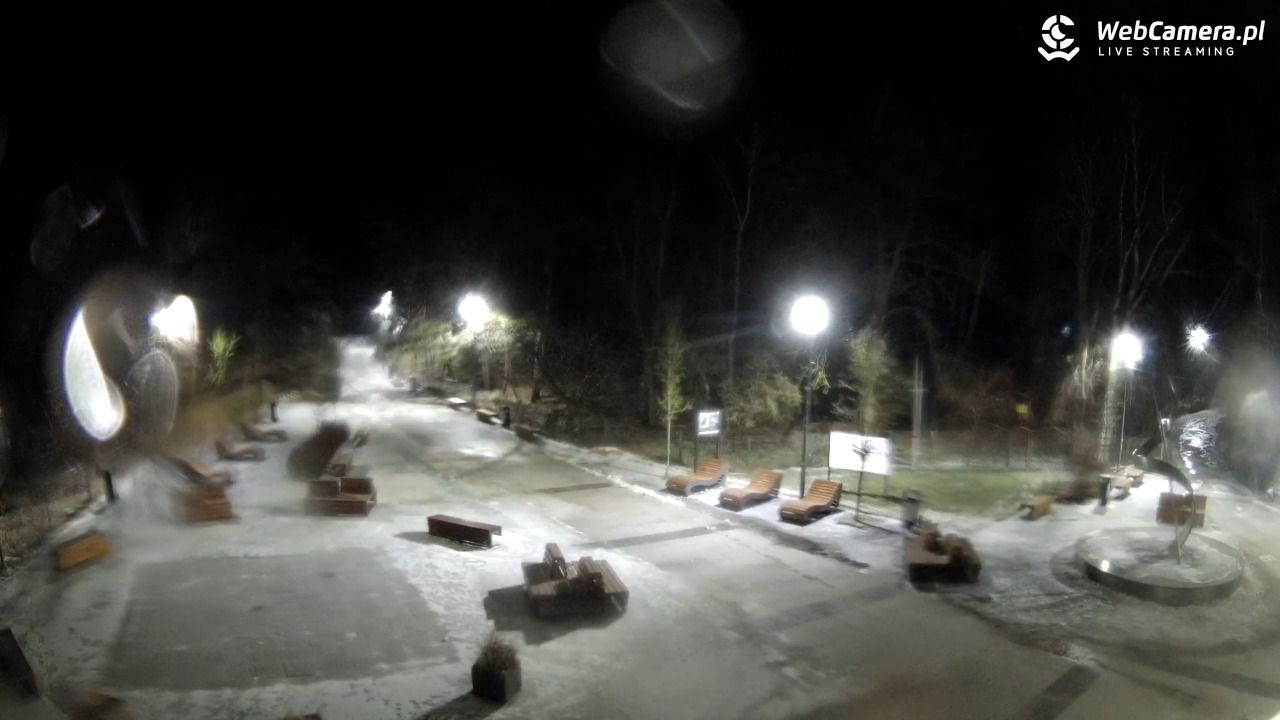 Dziwnówek - widok na deptak - 13 luty 2026, 02:21