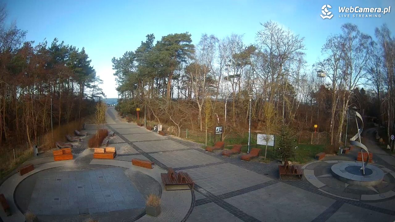 Dziwnówek - widok na deptak - 29 grudzień 2025, 11:23