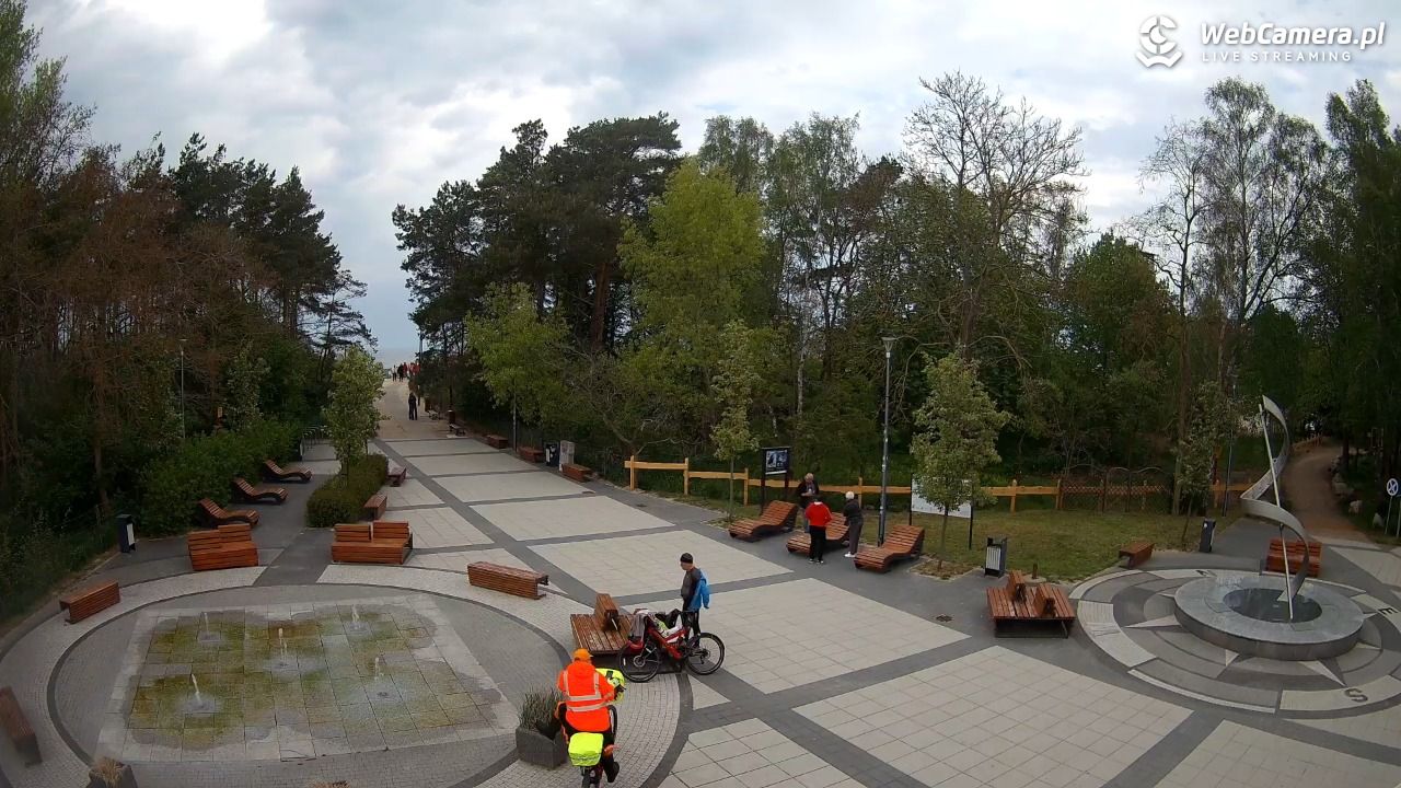 Dziwnówek - widok na deptak - 11 maj 2026, 15:01