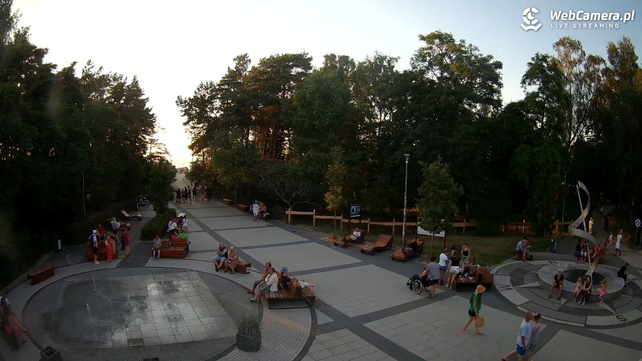 Dziwnówek - widok na deptak - 28 czerwiec 2026, 20:30