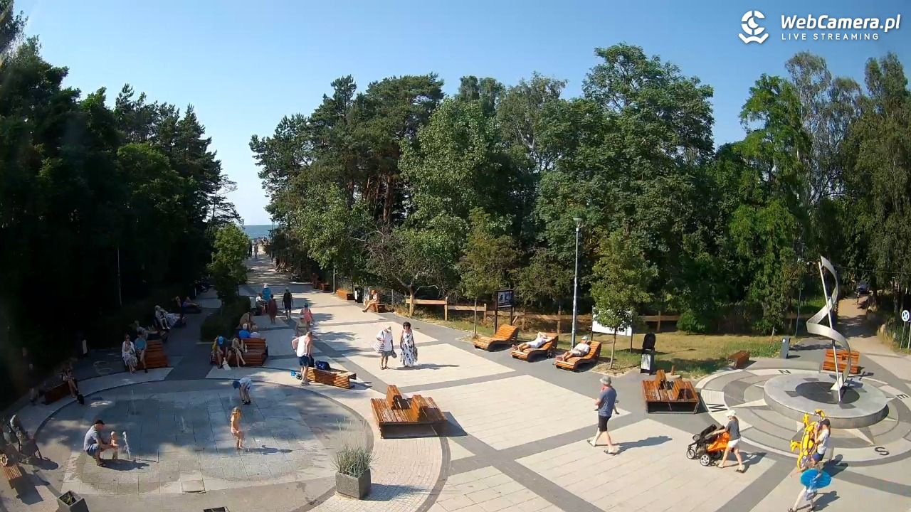 Dziwnówek - widok na deptak - 28 czerwiec 2026, 16:25