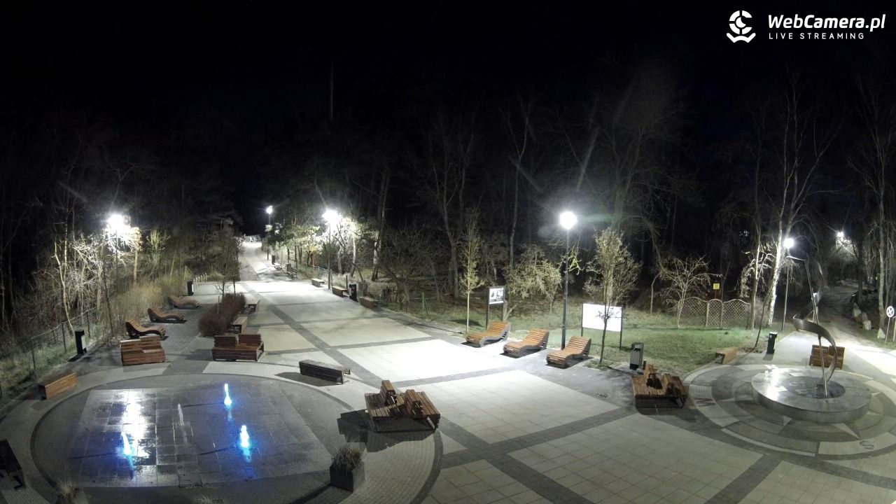 Dziwnówek - widok na deptak - 31 marzec 2026, 05:19