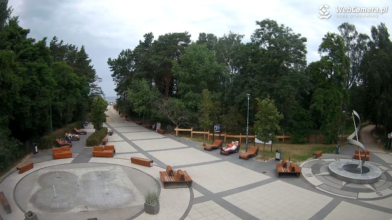 Dziwnówek - widok na deptak - 29 czerwiec 2026, 14:54