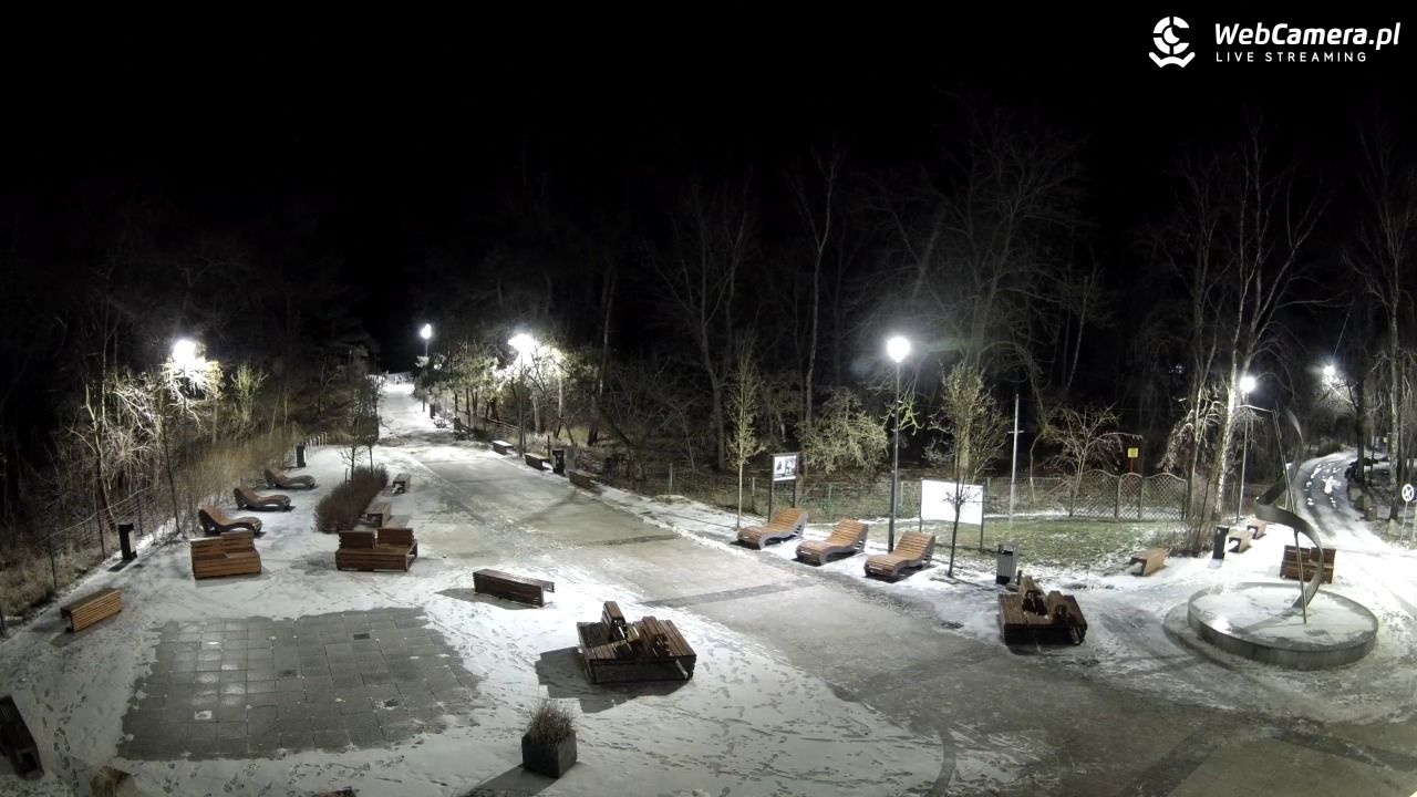 Dziwnówek - widok na deptak - 13 luty 2026, 20:12