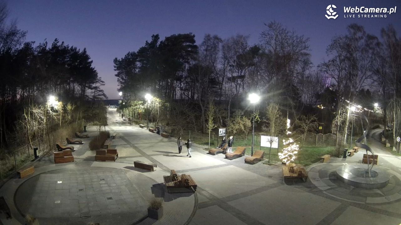 Dziwnówek - widok na deptak - 28 grudzień 2025, 16:38