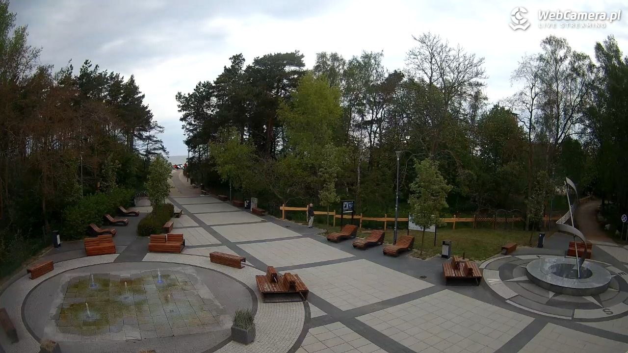 Dziwnówek - widok na deptak - 11 maj 2026, 10:04