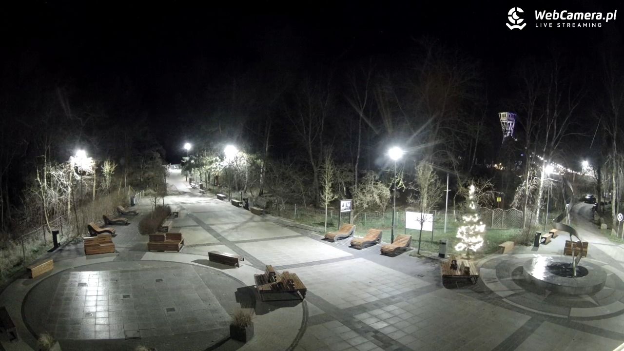 Dziwnówek - widok na deptak - 27 grudzień 2025, 18:56