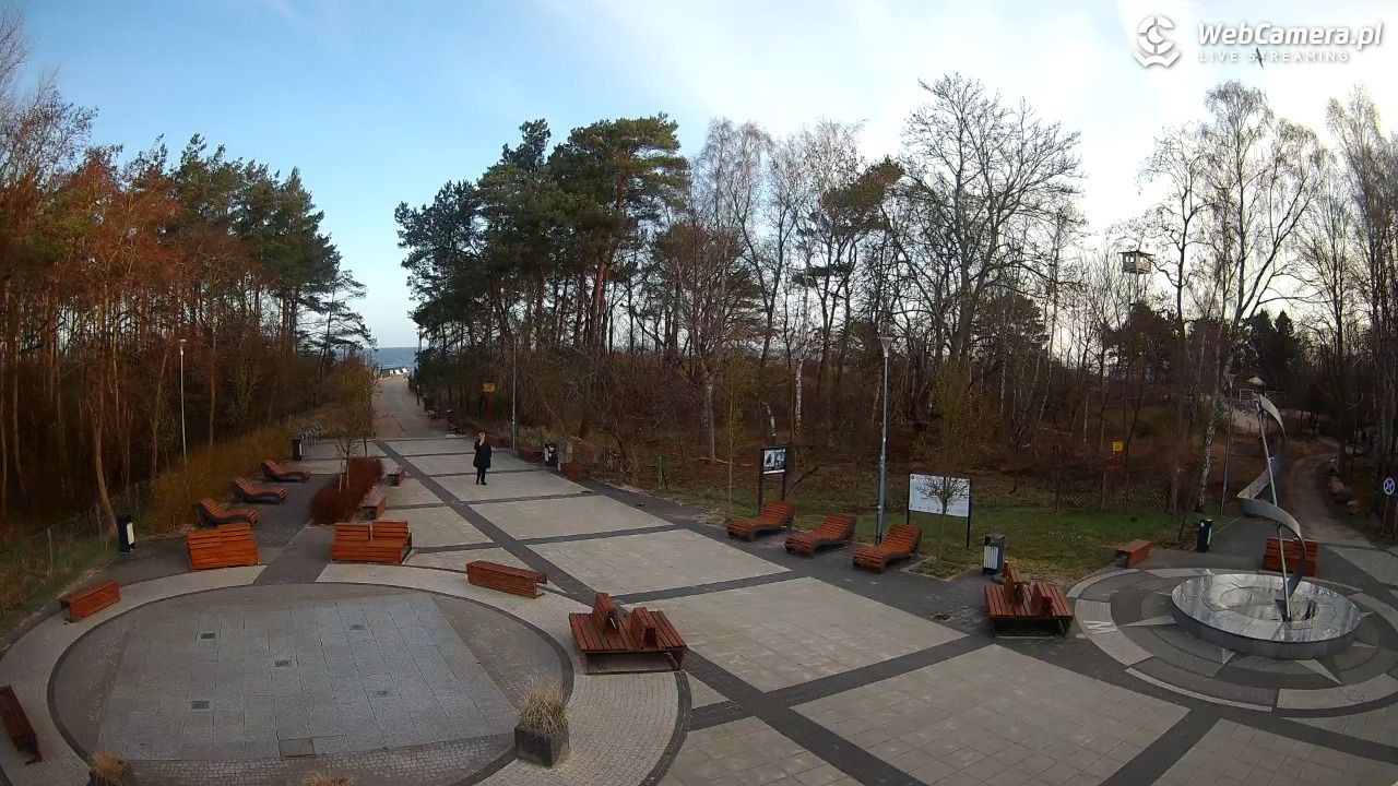 Dziwnówek - widok na deptak - 29 marzec 2026, 07:27