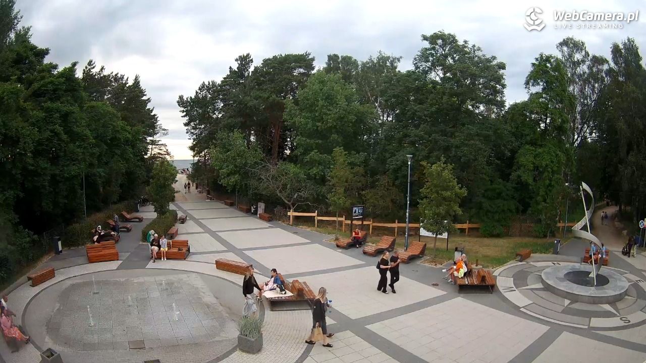 Dziwnówek - widok na deptak - 29 czerwiec 2026, 20:03