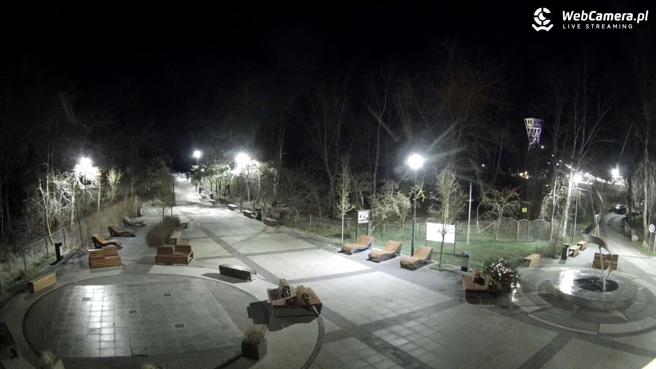 Dziwnówek - widok na deptak - 27 grudzień 2025, 19:14