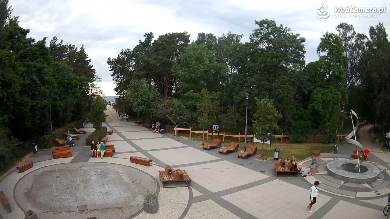 Dziwnówek - widok na deptak - 29 czerwiec 2026, 19:39