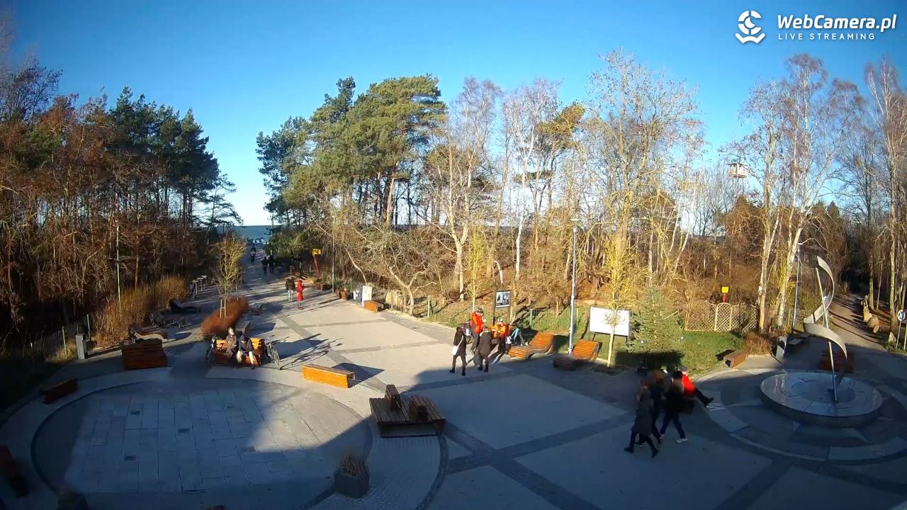 Dziwnówek - widok na deptak - 28 grudzień 2025, 12:51