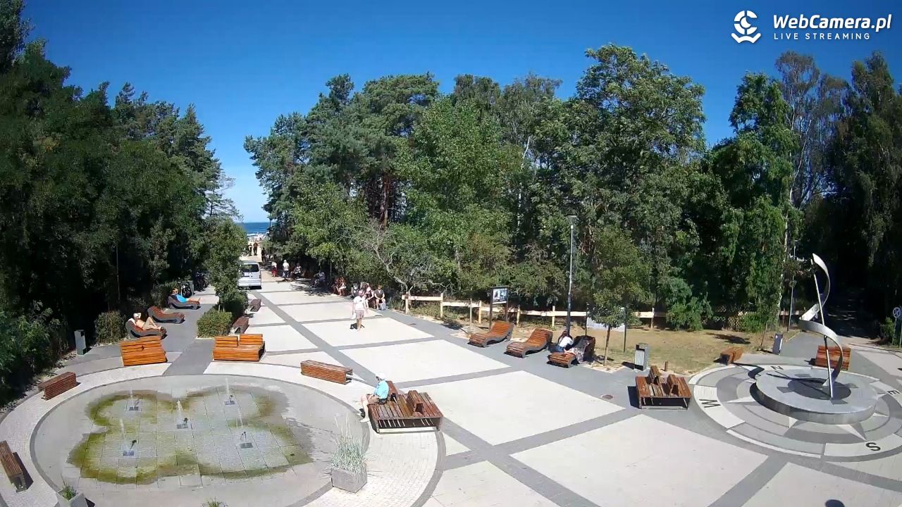 Dziwnówek - widok na deptak - 14 sierpień 2026, 11:57
