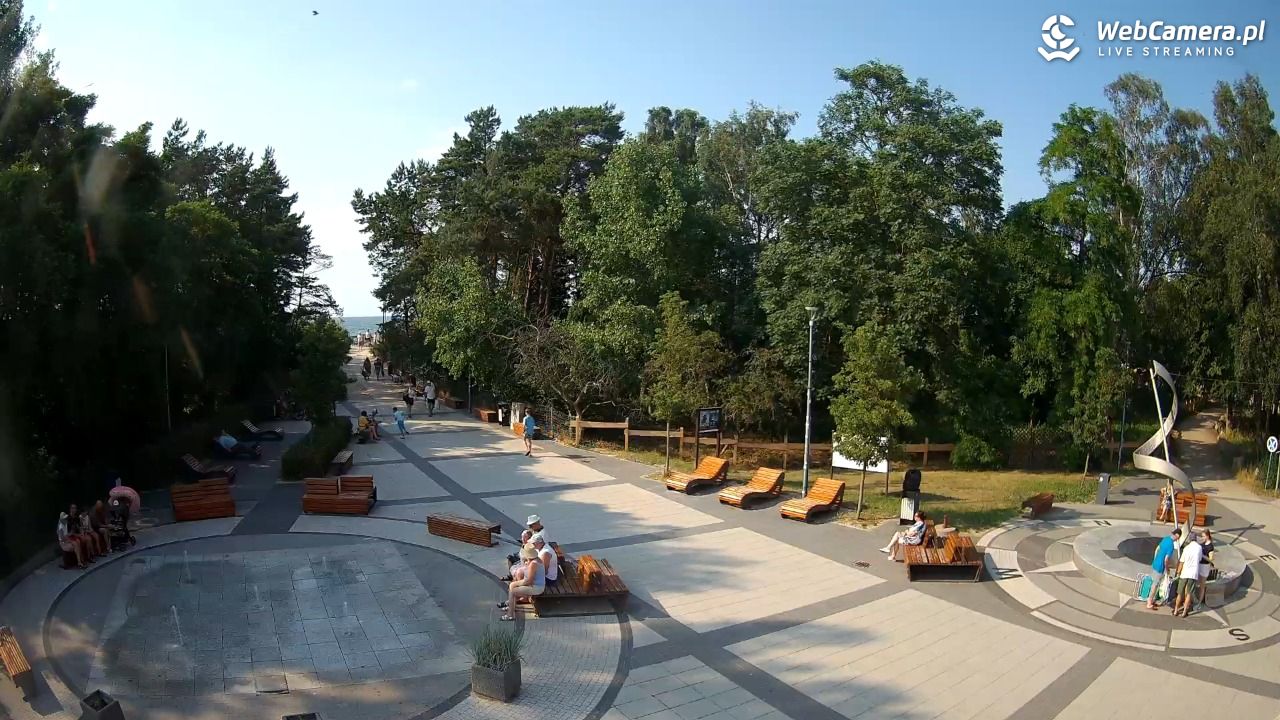 Dziwnówek - widok na deptak - 28 czerwiec 2026, 17:12